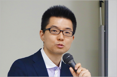 ミック氏