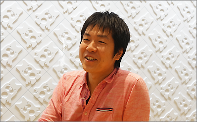 佐藤 歩(さとう あゆむ):株式会社サイバーエージェント メディア統括本部 Webエンジニア/株式会社AbemaTVに出向中。生放送プラットフォームの「FRESH!」のフロントエンド開発を担当。AbemaTVには、リリース直前ごろからオブザーバーとして関与。サイバーエージェントでは、Web Initiative Centerを立ち上げた。
