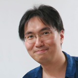 デブサミ関西が始まって今回で7年目になりました。一昔前、新しい技術として登場したものも、既に枯れた技術として当たり前に広まっています。そして新たに新しい技術として登場したものもあります。この波はとどまる事はなく幅を広げて変化していきます。変化の中には、新たな技術が登場するという事だけでなく、エンジニアを取り巻く環境の変化、エンジニアに求められる役割の多様化も挙げられるでしょう。新しい技術を身に付ける、変化に対応するということは、難しく感じる事かもしれませんが、ワクワクする事でもあります。そしてそのために行う最初の１歩は「知る」ことです。今まで開発してきたシステムにより大きな価値を与えるために、システムの開発を別の視点から観るために、そしてエンジニアがエンジニアとして活躍できる新たなフィールドの為に、デブサミ関西で、様々な技術・環境を俯瞰し、次の１歩に必要なヒント見つける為に少しでもお役に立てれば幸いです。
