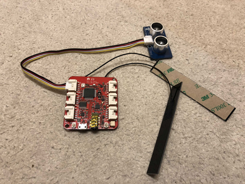 図4　Grove超音波測距センサーをWio LTEに取り付けた様子