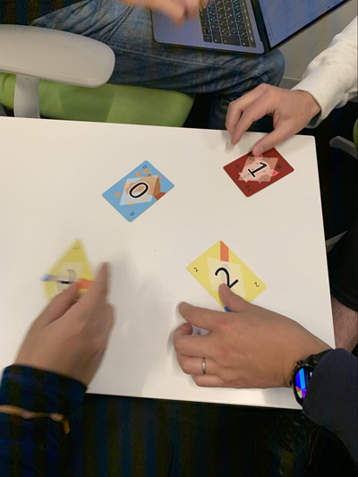プランニングポーカーカードによる見積もり。フルリモートになった際はGoogleスプレッドシートの同時編集で行っています