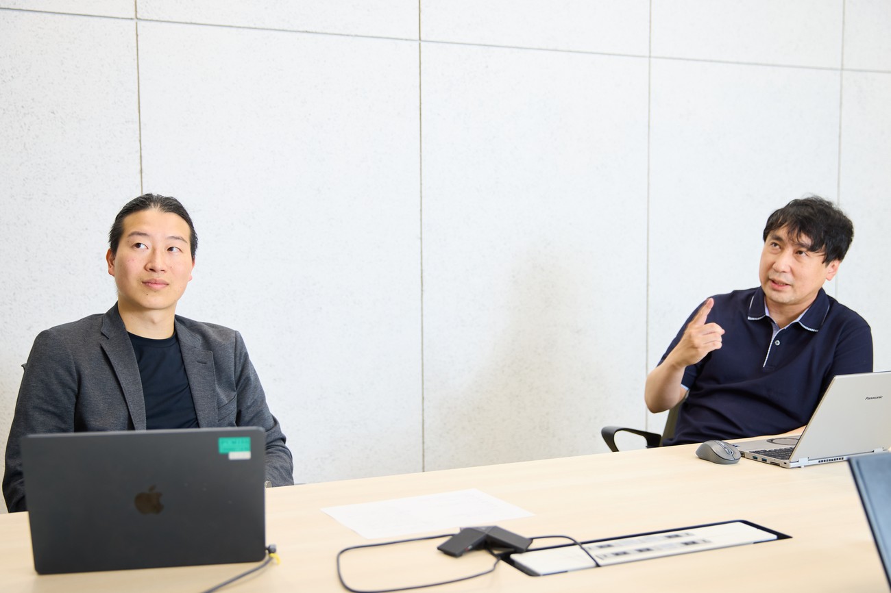 MonotaRO 市原功太郎氏（左）、北村圭氏（右）