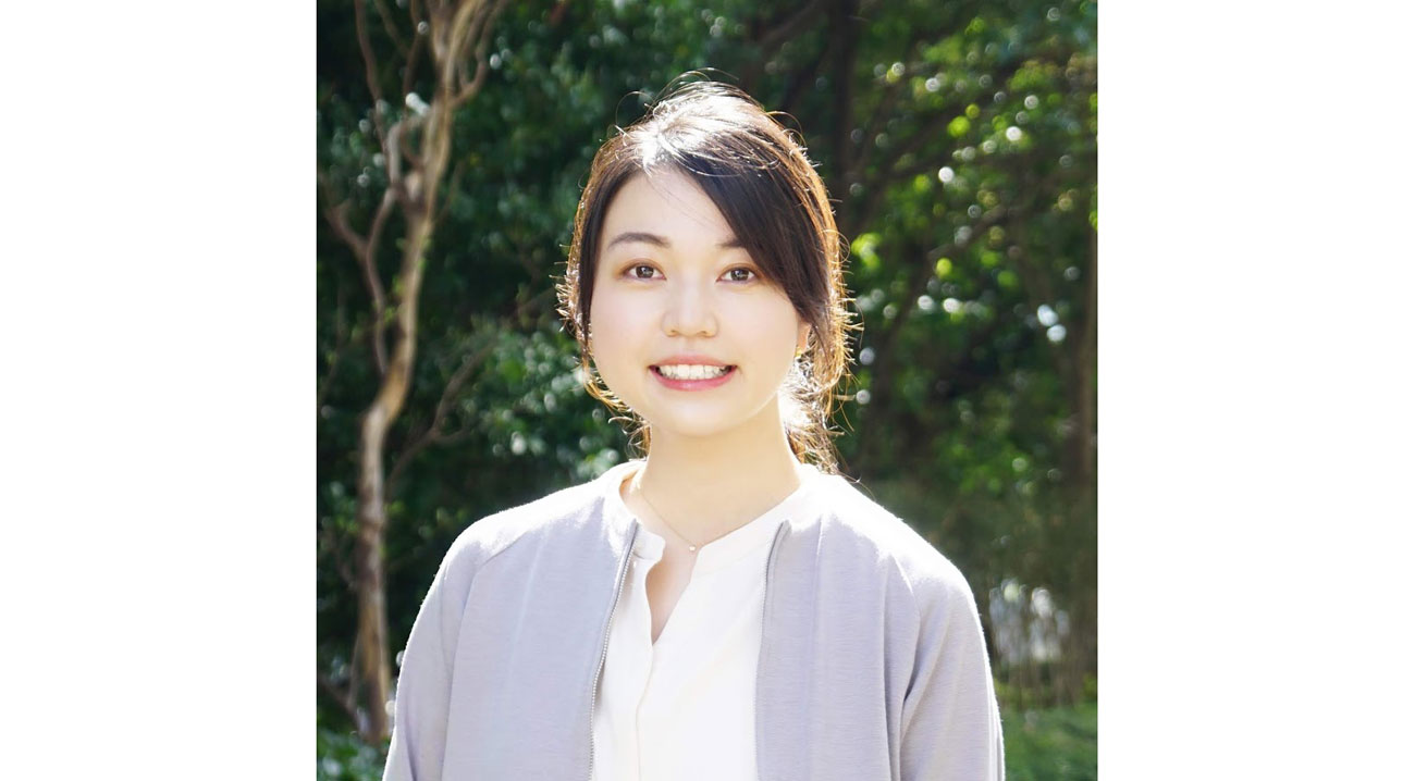小城久美子氏