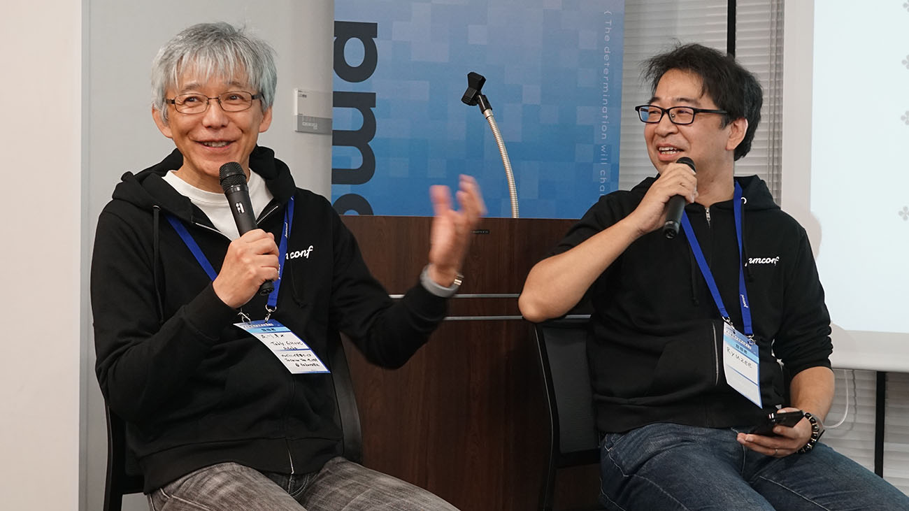 キーノートに登壇したTably株式会社 代表取締役 及川卓也氏（左）と、株式会社アトラクタ 取締役CTO 吉羽龍太郎氏（右）