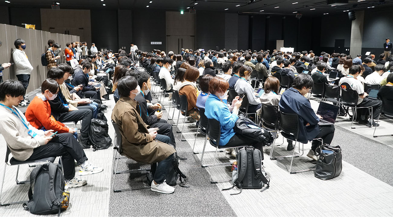 満員となった会場の様子