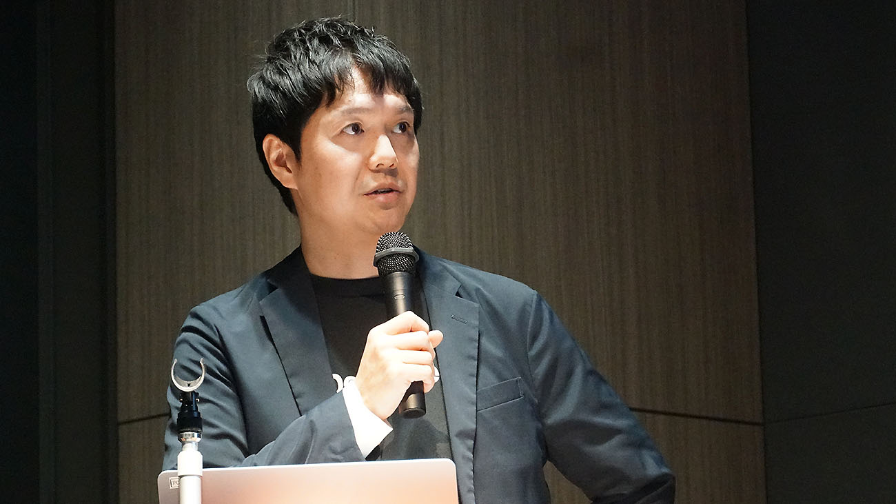 講演の司会を務めた、株式会社DearOne グロースマーケティング部 アナリティクスユニット　ユニットマネージャー シニアコンサルタントの益子貴博氏