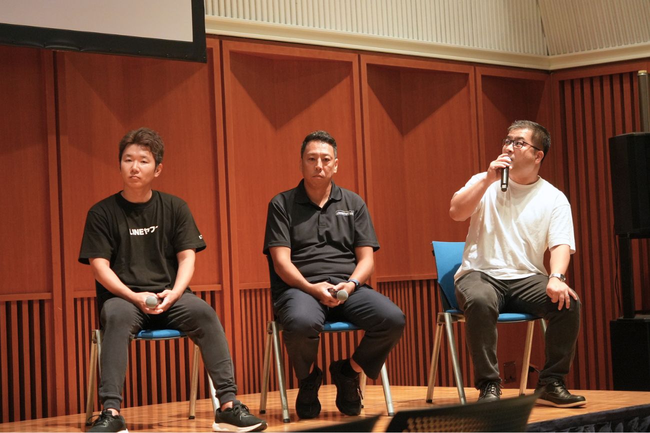 左から　LINEヤフー株式会社 善積正伍氏、クラスメソッド株式会社 大橋力丈氏、日本電気株式会社 高雄悠太氏